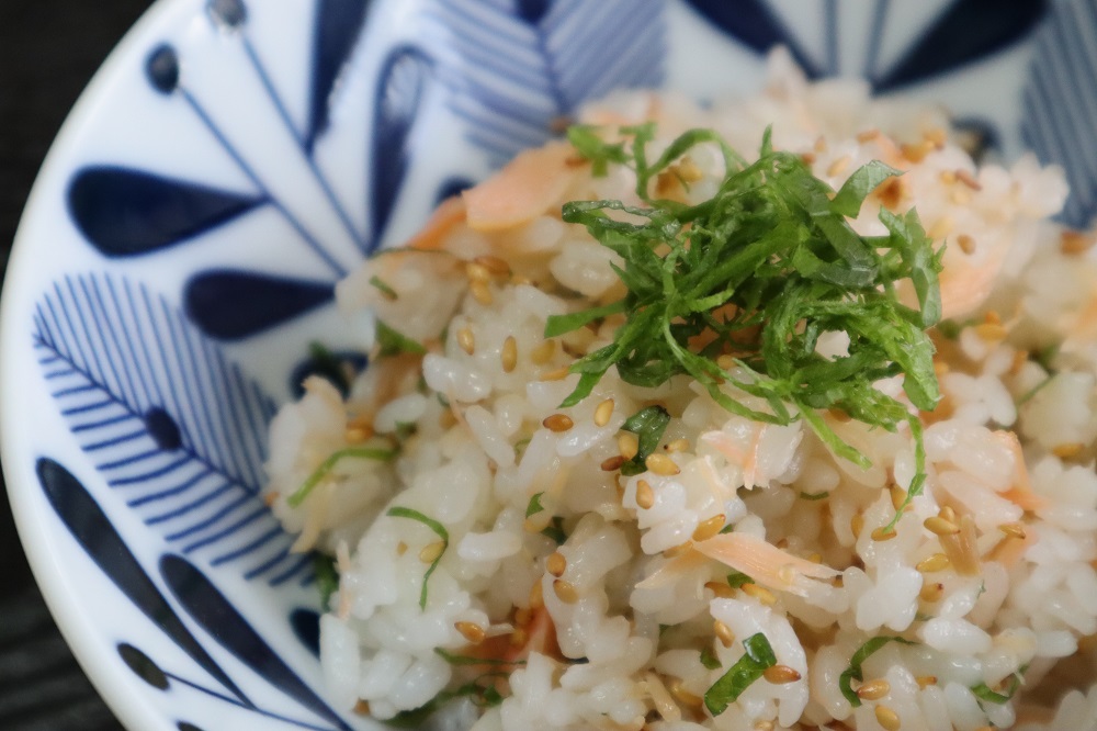 ＜栄養・健康レシピ＞鮭と大葉の混ぜご飯